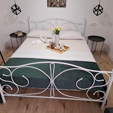 Appartamento Studio Apartman Maris Zara Esterno foto