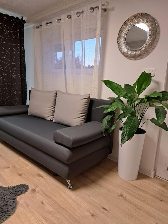 Appartamento Studio Apartman Maris Zara Esterno foto