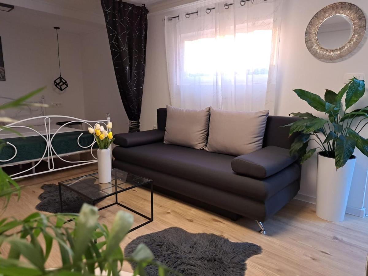 Appartamento Studio Apartman Maris Zara Esterno foto