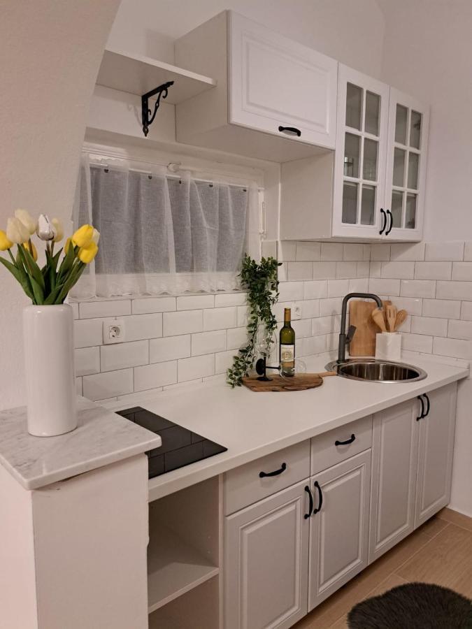 Appartamento Studio Apartman Maris Zara Esterno foto